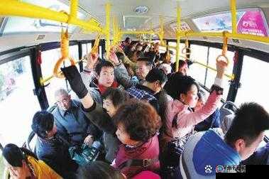 公交车颠簸与运动的区别