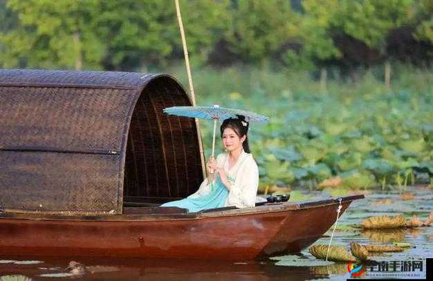 淑蓉说：把船开到湖中间