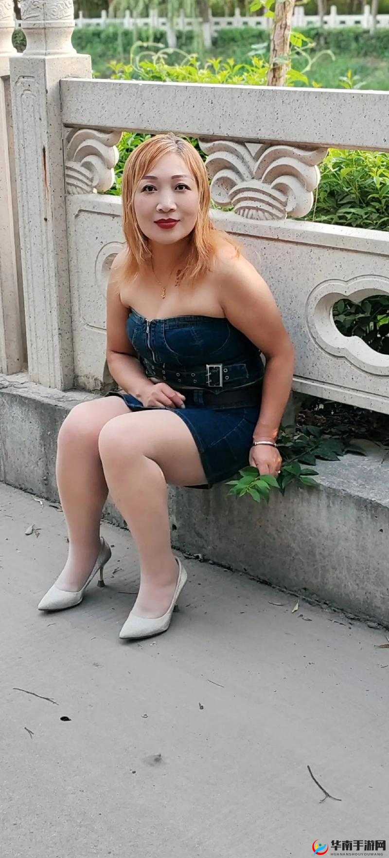 丰满多毛的大隂户毛茸茸：探索女性私密部位的自然之美