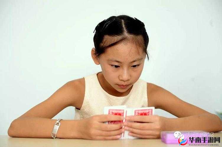 12 岁小学生让别人打扑克：这事你怎么看