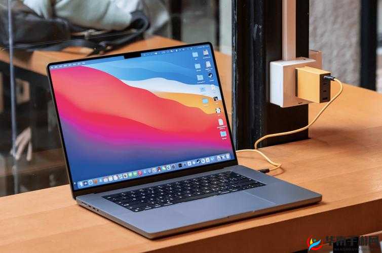 MACBOOKPRO18：卓越性能的时尚之选