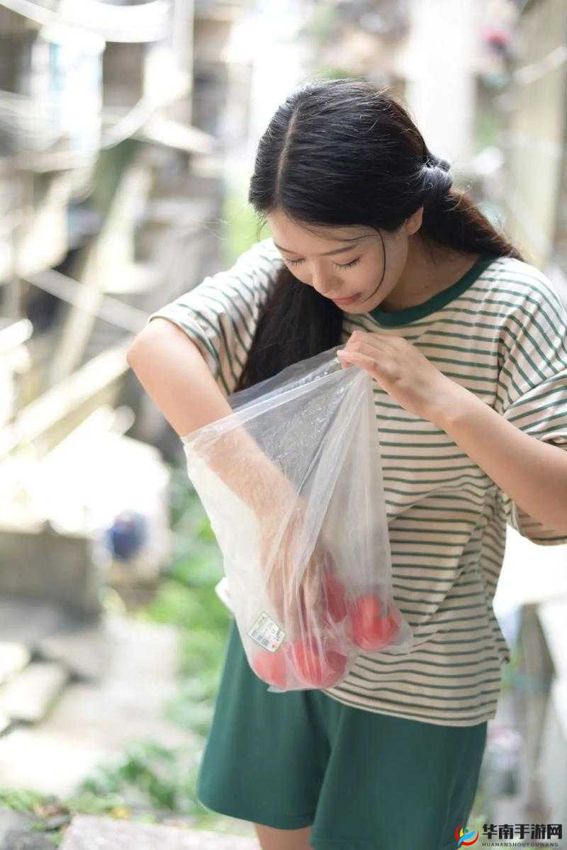 亚洲女人毛耸耸湿户：探索亚洲女性的性文化