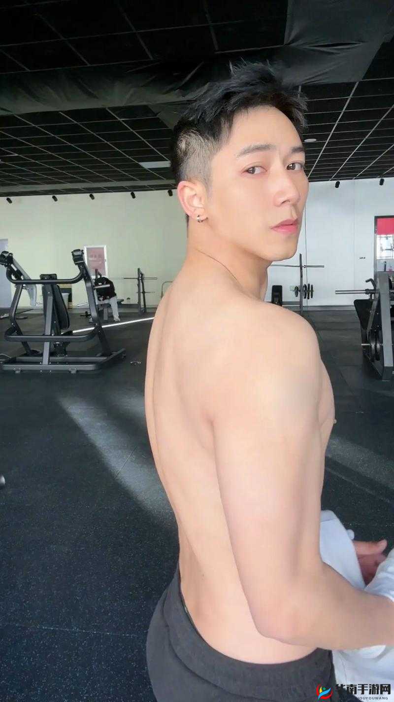 gaysex 勾引体育生 1：诱捕猎物的陷阱