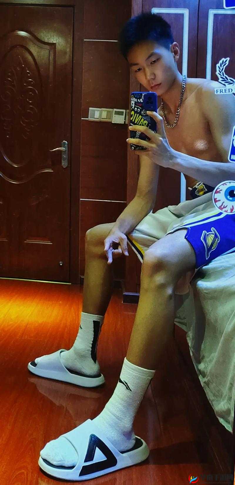 欧美野外猛男与大粗鳮台湾同胞的奇妙经历