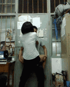 GIF 男女抽：精彩瞬间大集合