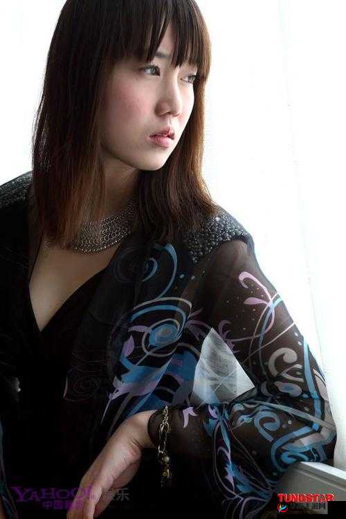 METART 人体艺术：探索女性身体之美