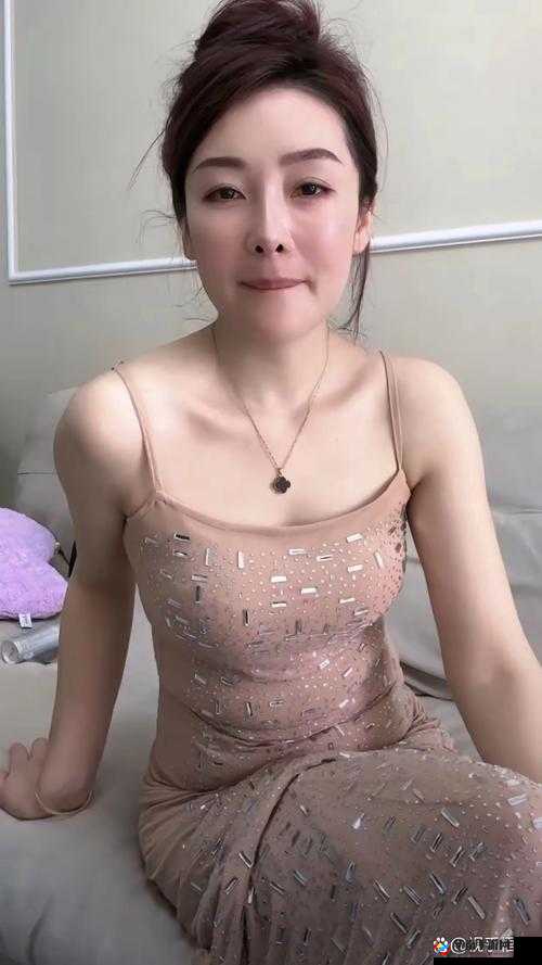 亚洲成熟少妇 JJZZJJZZ：揭秘成熟女性的魅力与风情