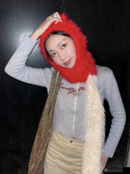 X 姓女 RAPPER 的首次亮相震撼全场引发强烈关注